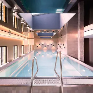 4* Apartahotel Adina